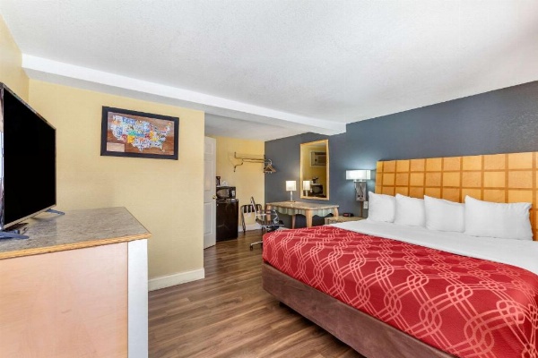 Econo Lodge Clovis image 15