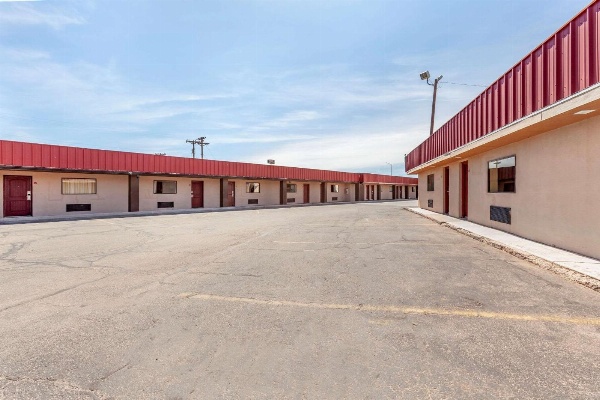 Econo Lodge Clovis image 7